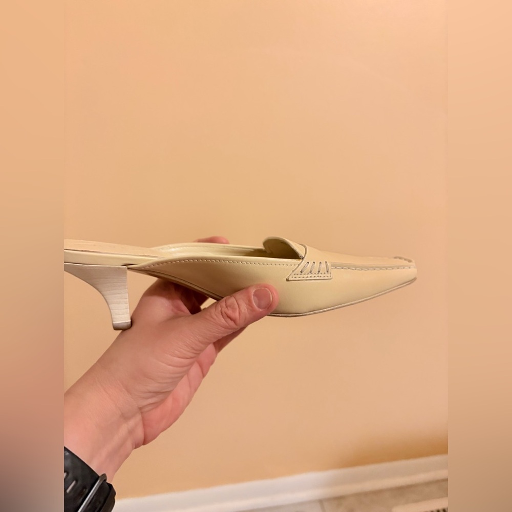 Tod’s Cream Kitten Heels - Picture 9 of 13